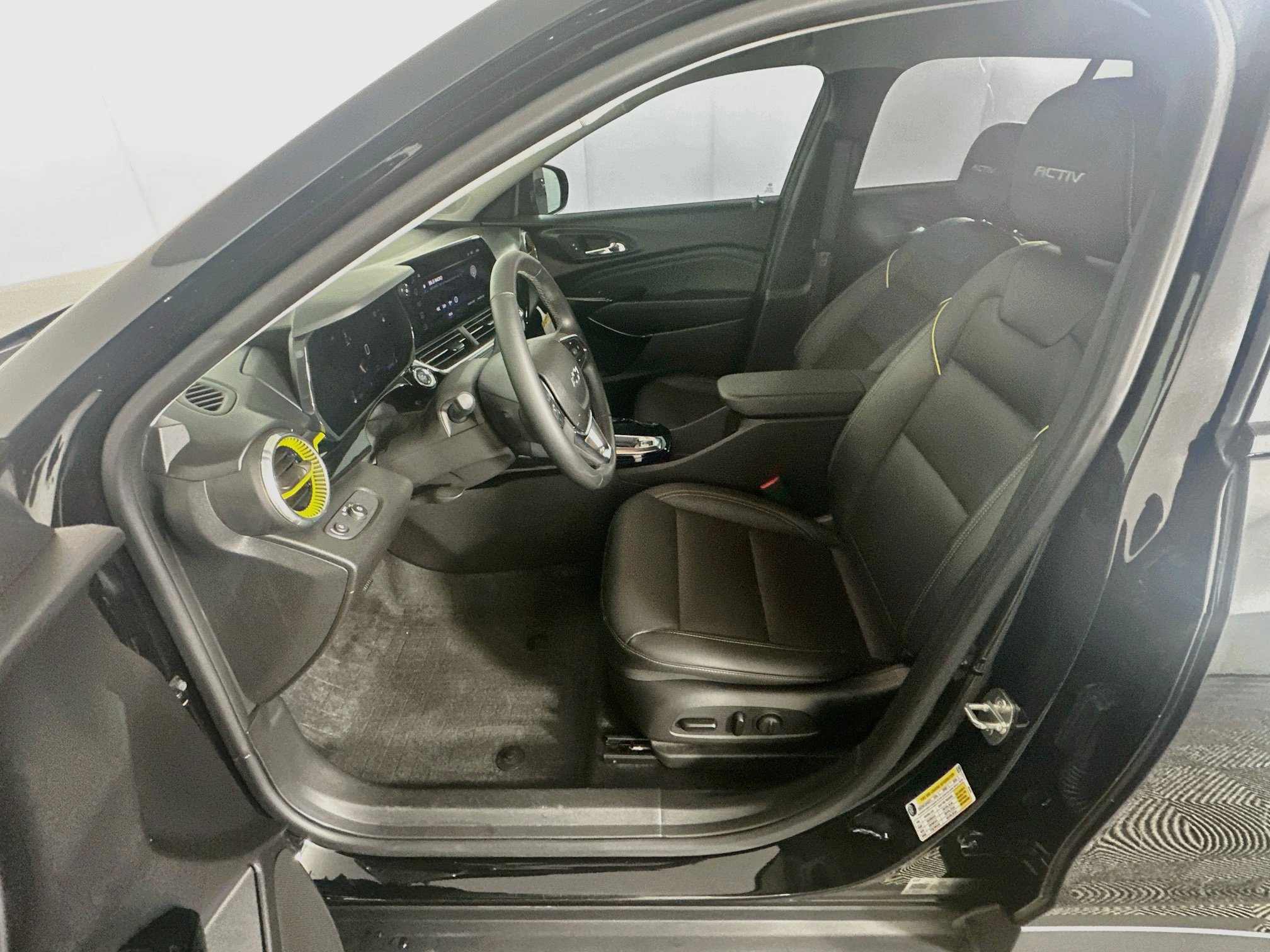 Used 2024 Chevrolet Trax ACTIV w/ Driver Confidence Package FWD image 13