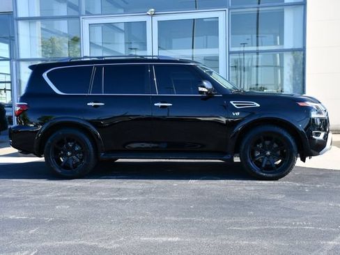 Used 2022 Nissan Armada SL w/ Captain's Chairs Package AWD/4WD image 7