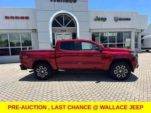 Used 2024 Chevrolet Colorado Z71 w/ Z71 Convenience Package 2 AWD/4WD image 6
