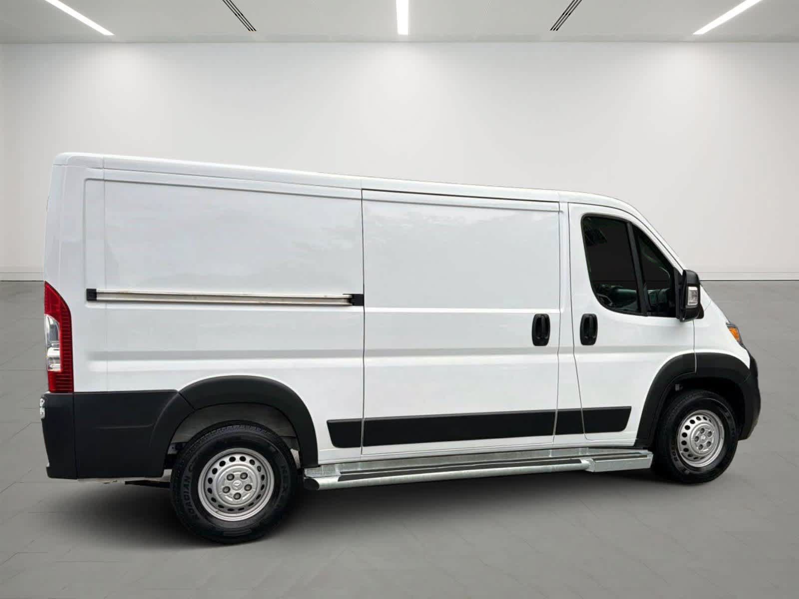 Used 2025 RAM ProMaster 2500 w/ U-Haul Equipment Group FWD image 4