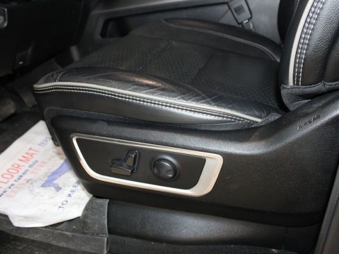 Used 2023 RAM 1500 Laramie AWD/4WD image 24