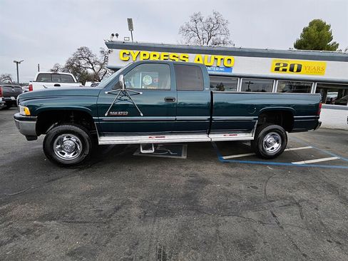 Used 1998 Dodge Ram 2500 Truck 4x4 Club Cab image 2