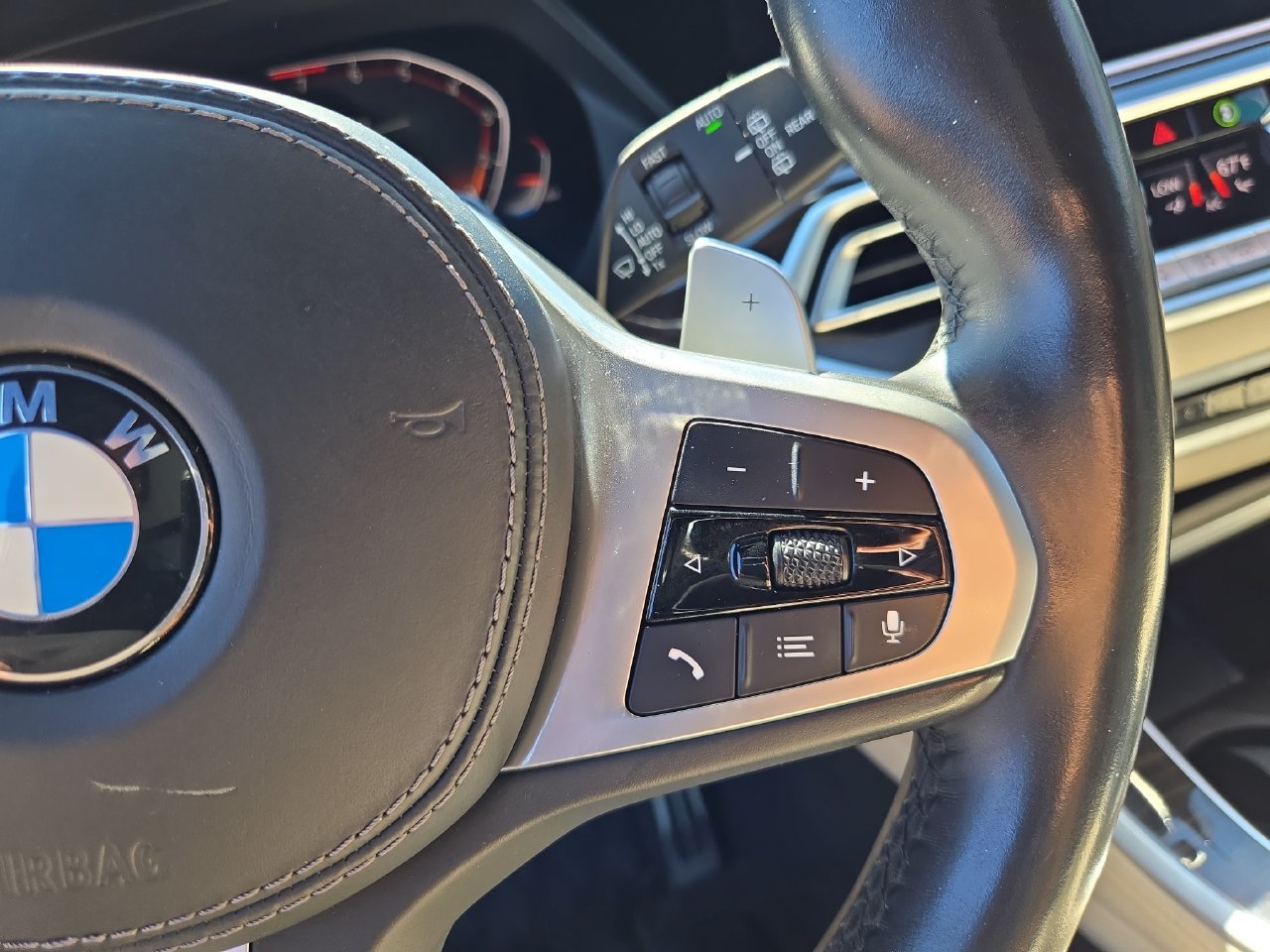 Used 2020 BMW X5 sDrive40i w/ M Sport Package RWD image 12