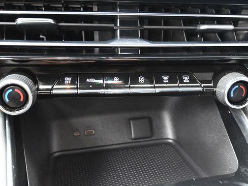 Used 2024 Chevrolet Traverse LS AWD/4WD image 7