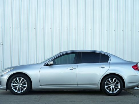 Used 2009 INFINITI G37 Journey w/ Premium Pkg image 8