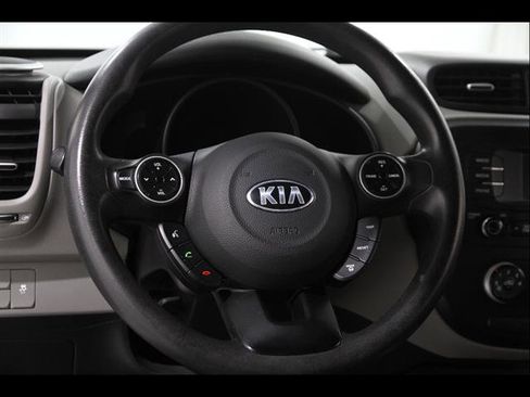 Used 2016 Kia Soul w/ Option Group 020 FWD image 7