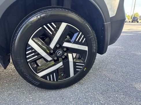 New 2026 Nissan Kicks SV FWD image 32