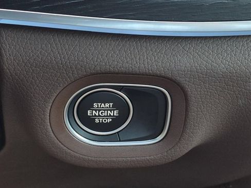 Certified 2025 Mercedes-Benz GLE 450e 4MATIC image 37