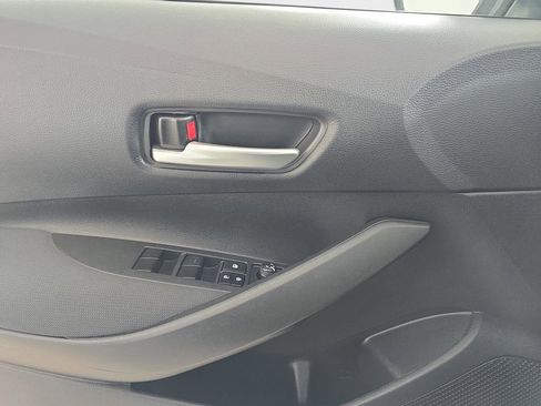 Used 2021 Toyota Corolla LE image 29