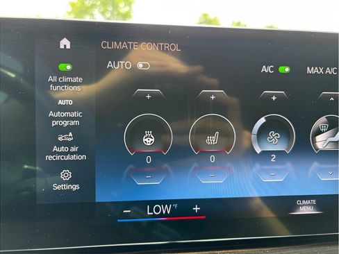 Used 2023 BMW X7 xDrive40i AWD/4WD image 38