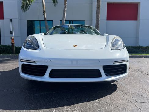 Used 2017 Porsche 718 Boxster image 6