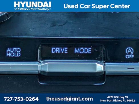 Used 2025 Hyundai Santa Fe SEL FWD image 29