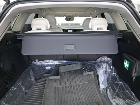 Used 2025 Volvo XC60 B5 Ultra w/ Protection Package Premier AWD/4WD image 11