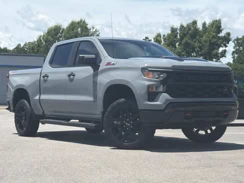 Used 2024 Chevrolet Silverado 1500 Custom Trail Boss AWD/4WD image 2