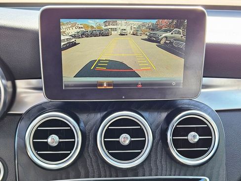 Used 2018 Mercedes-Benz GLC 300 4MATIC image 22