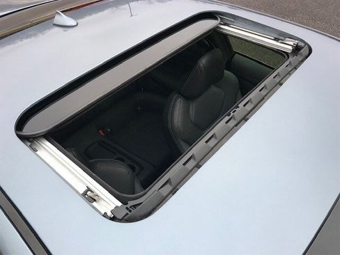 Used 2019 INFINITI Q60 3.0t Luxe w/ Essential Package image 10