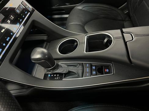 Used 2021 Toyota Avalon Limited w/ Advanced Safety Package FWD image 21