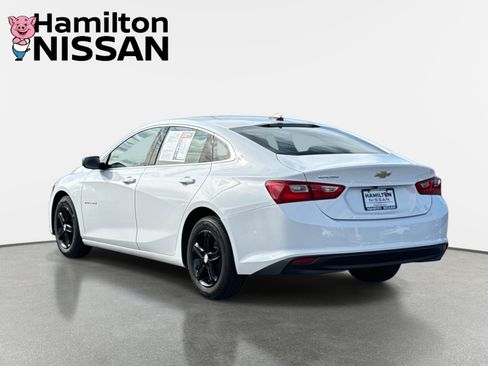 Used 2022 Chevrolet Malibu LS image 4