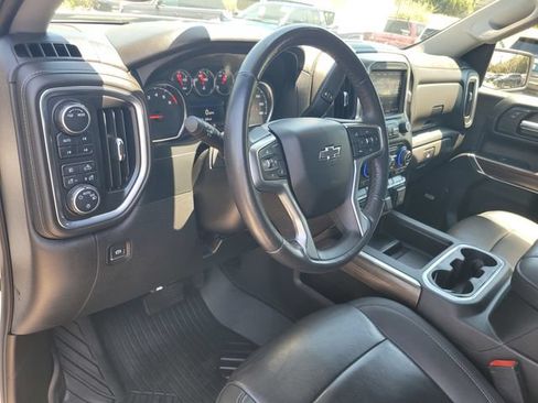 Used 2022 Chevrolet Silverado 1500 LT Trail Boss w/ Convenience Package II AWD/4WD image 8