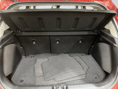 Used 2024 Hyundai Venue SEL image 11