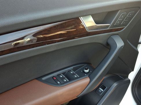 Used 2018 Audi Q5 2.0T Premium Plus w/ Premium Plus Package image 12