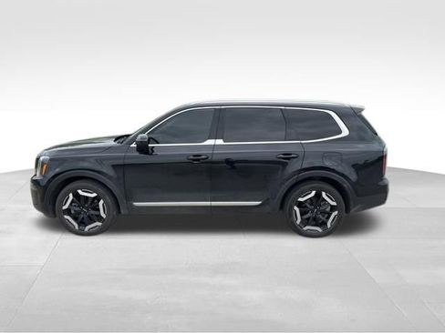 Certified 2023 Kia Telluride EX w/ EX Captain's Chair Package FWD image 6