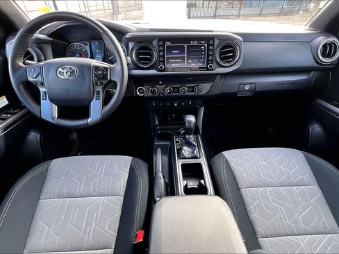 Certified 2020 Toyota Tacoma TRD Off-Road image 12