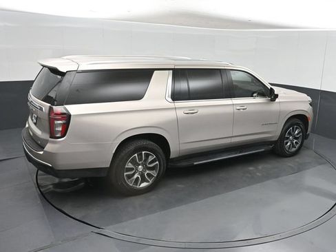 Used 2021 Chevrolet Suburban LT w/ Rear Media and Nav Package AWD/4WD image 43