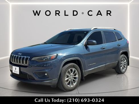 Used 2020 Jeep Cherokee Latitude Plus w/ Cold Weather Group AWD/4WD image 7