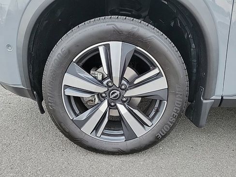 Used 2022 Nissan Rogue SL w/ SL Premium Package image 9