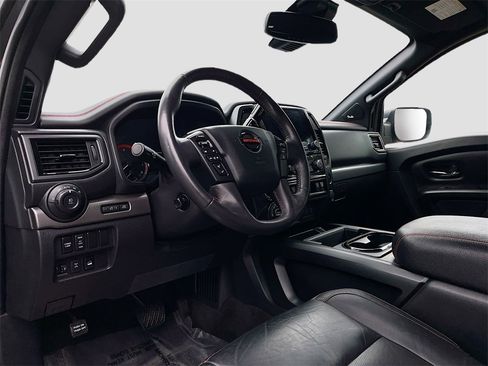 Used 2021 Nissan Titan PRO-4X w/ Pro-4x Convenience Package image 9