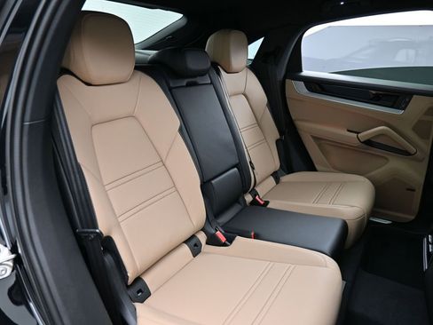 New 2026 Porsche Cayenne Coupe AWD/4WD image 27