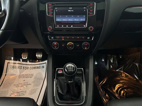 Used 2017 Volkswagen Jetta GLI FWD image 29