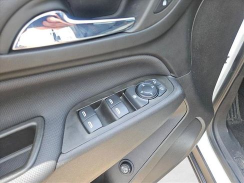 Used 2024 Chevrolet Equinox RS FWD image 14
