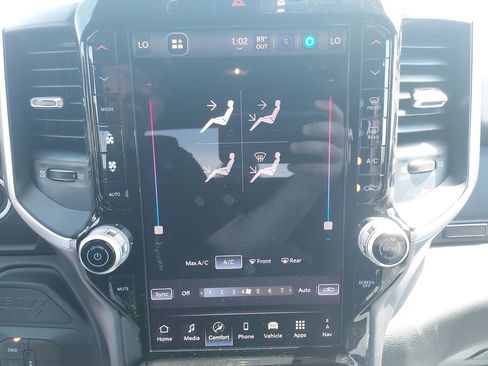 New 2026 RAM 2500 Big Horn AWD/4WD image 25