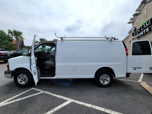 Used 2015 GMC Savana 2500 image 16