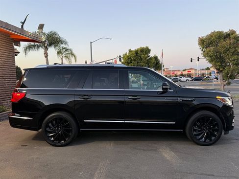 Used 2020 Lincoln Navigator L Reserve w/ Equipment Group 208A Reserve AWD/4WD image 15