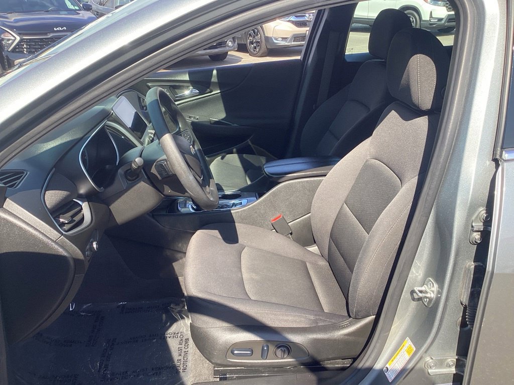 Used 2024 Chevrolet Malibu LT FWD image 12