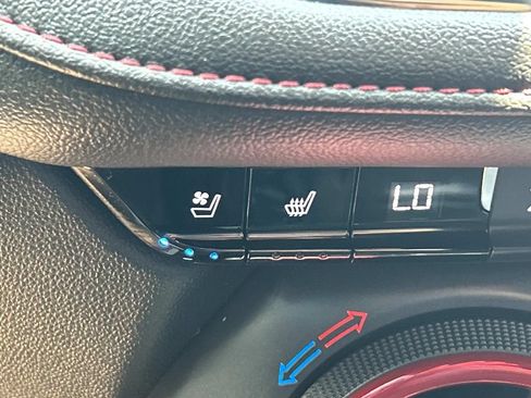 Used 2021 Chevrolet Blazer RS w/ Enhanced Convenience Package FWD image 40