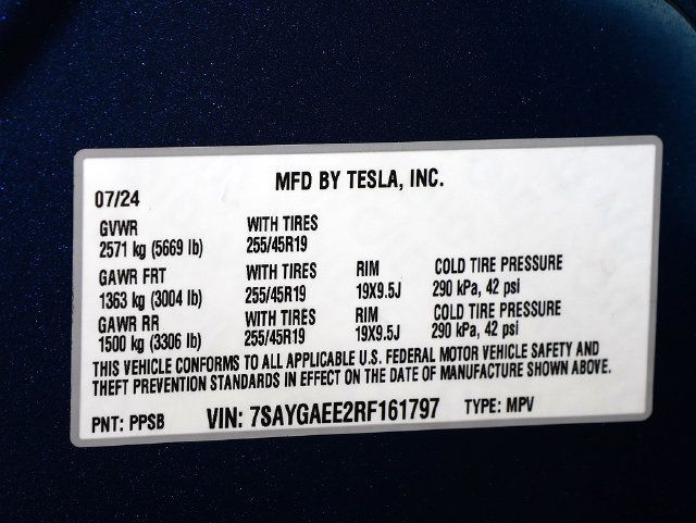 Used 2024 Tesla Model Y Long Range AWD/4WD image 37