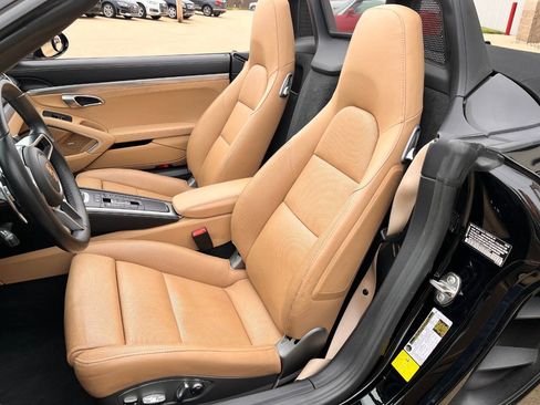 Used 2017 Porsche 718 Boxster S RWD image 16