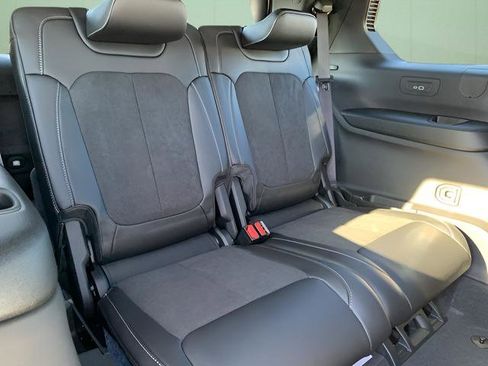 New 2025 Jeep Grand Cherokee L Altitude image 37