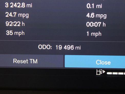 Certified 2025 Volvo XC90 B6 Plus image 11