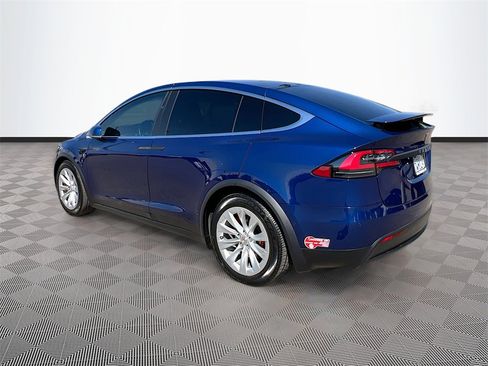 Used 2016 Tesla Model X 75D image 5