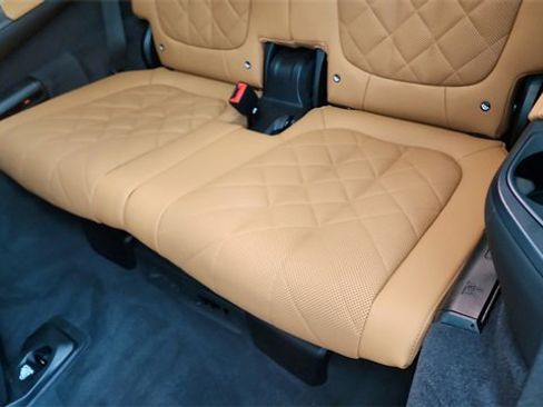 Used 2025 BMW X7 xDrive40i w/ Executive Package image 32