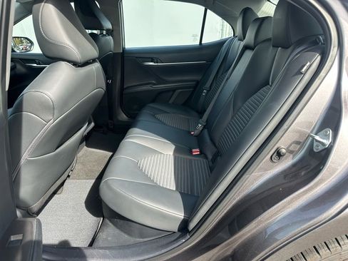 Used 2023 Toyota Camry SE image 8