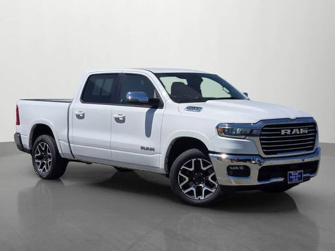 Used 2025 RAM 1500 Laramie AWD/4WD image 8