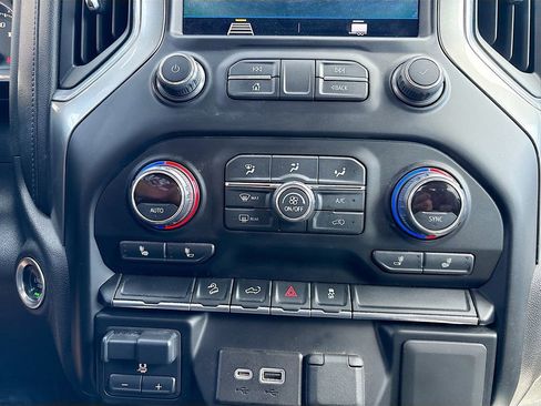 Used 2021 Chevrolet Silverado 1500 LT Trail Boss w/ Bed Protection Package image 15