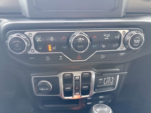 Used 2020 Jeep Wrangler Unlimited Sport image 9