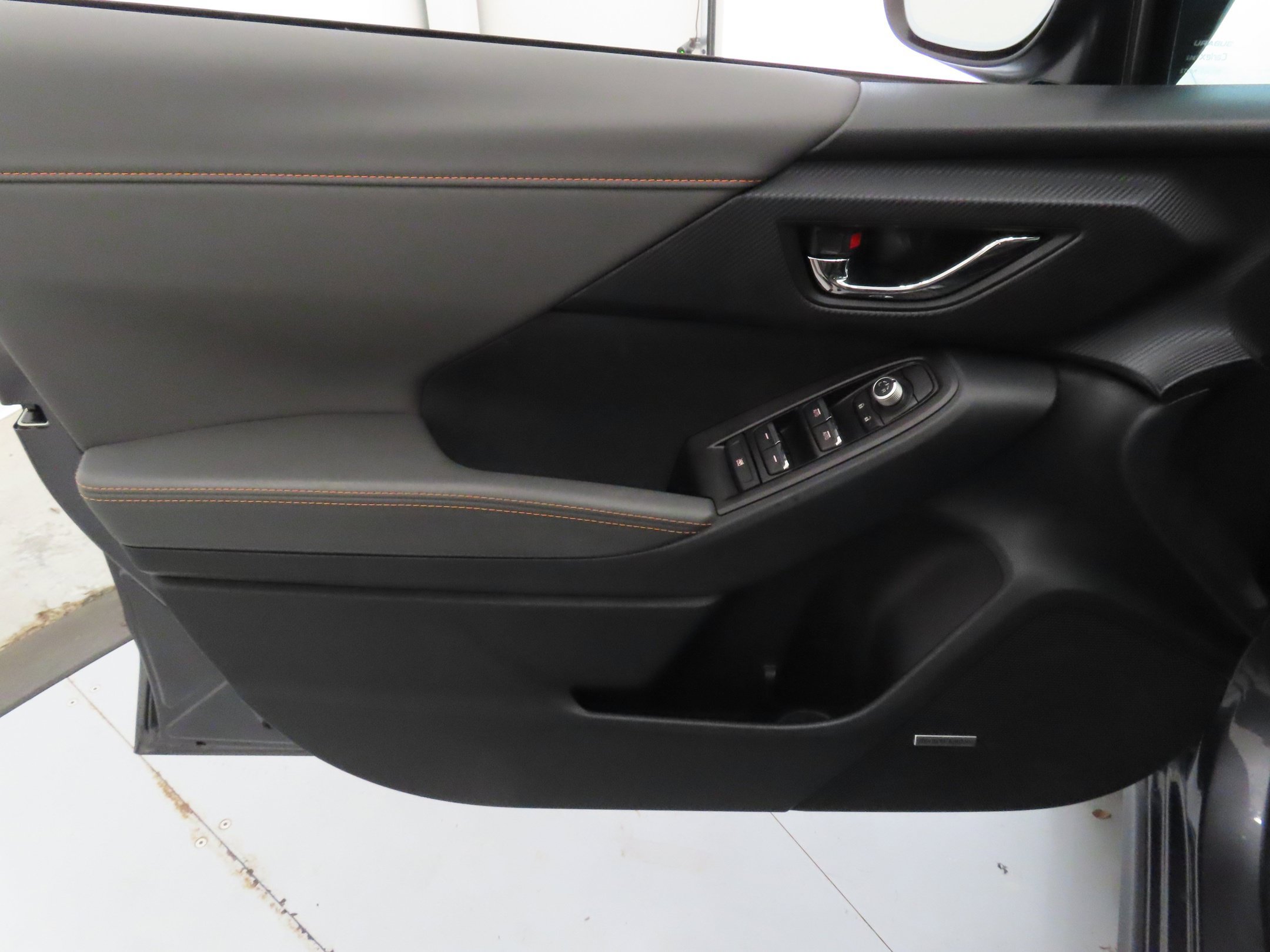 Used 2025 Subaru Crosstrek 2.5i Limited w/ Crosstrek Mirror Package AWD/4WD image 10